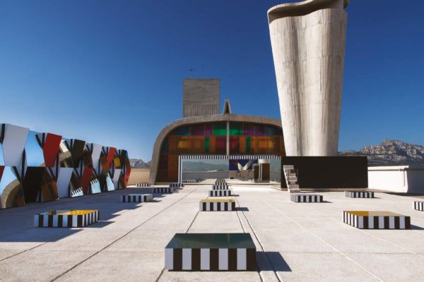 Yooma Hotel, Yooma, 2017 par Ora ïto et Daniel Buren
© Photo : We Are Content(s) / Stéphane Aboudaram