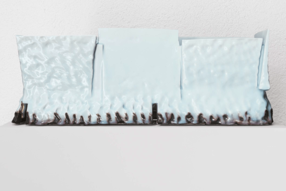 Masamichi Yoshikawa Kayho 2019 Porcelaine 70x205x27cm