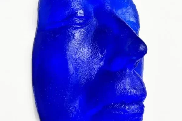 imgi_40_RosaTuretsky_Aliska-Lahusen_visage-outremer